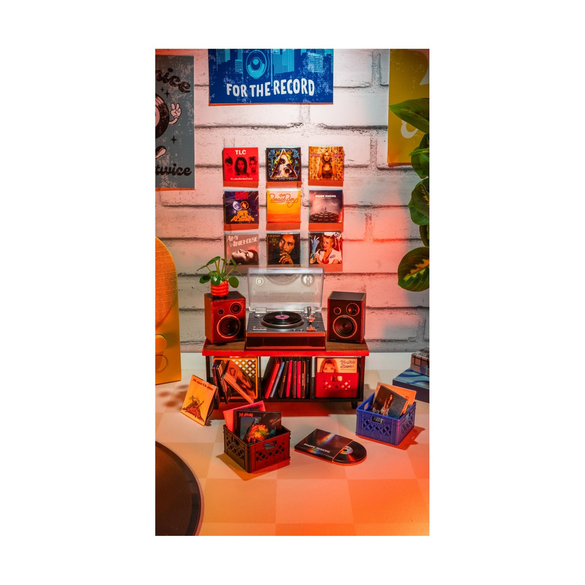 MGA Entertainment MGA's Miniverse Real Music Record Player Plays Real Music (254249)