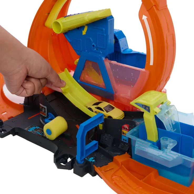 Hot Wheels Monster Trucks Color Shifters Color Lightning Playset with Crocodile (HGV14)