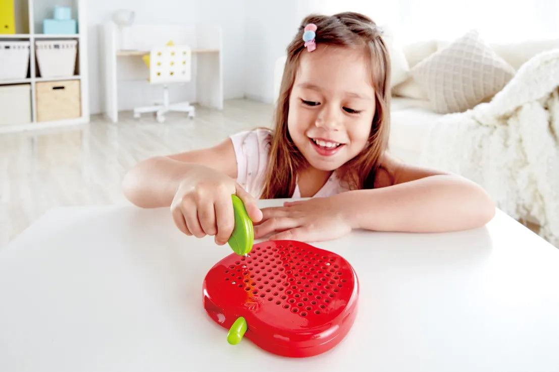 Hape Μαγνητικό Πάνελ–Μήλο με Μαγνητικό Στυλό και Μπίλιες (E1712A) - Fun Planet