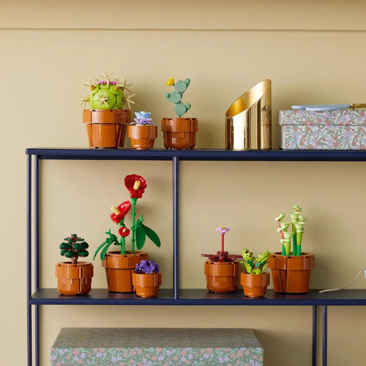 LEGO Icons Botanical Tiny Plants (10329) - Fun Planet