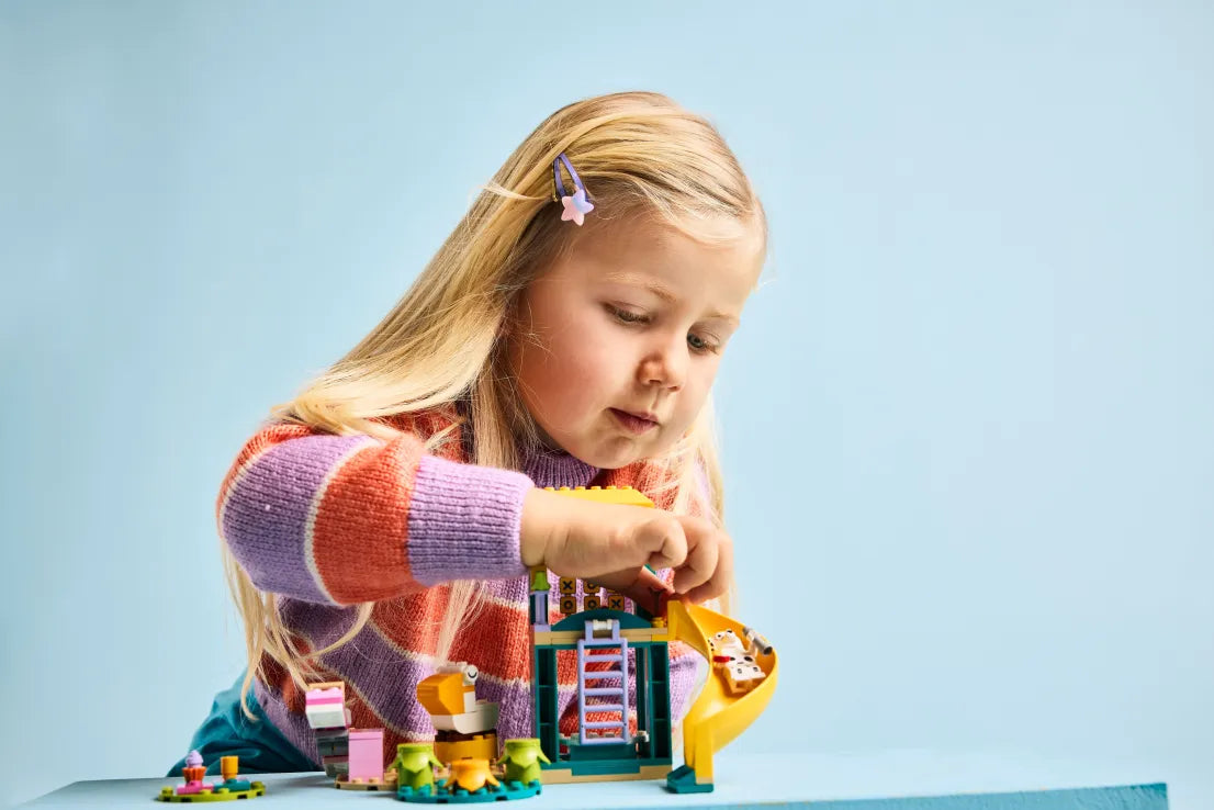 LEGO Bluey Playground Fun With Bluey & Chloe (11201)
