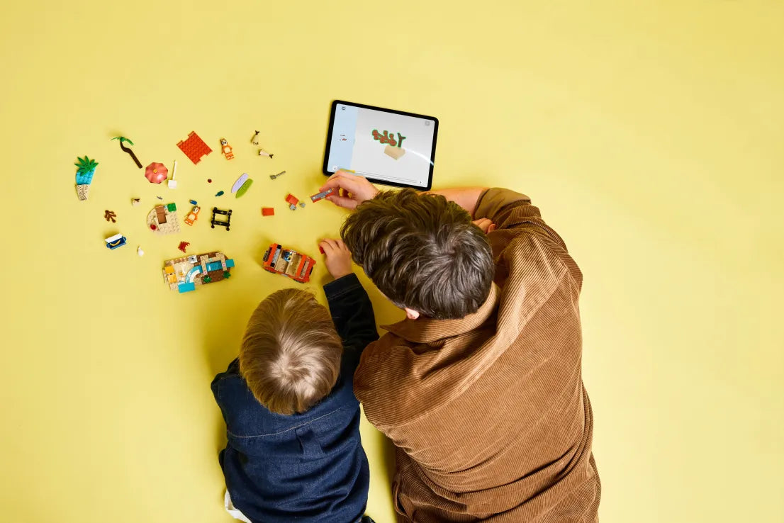 LEGO Bluey's Beach & Family Car Trip (11202)