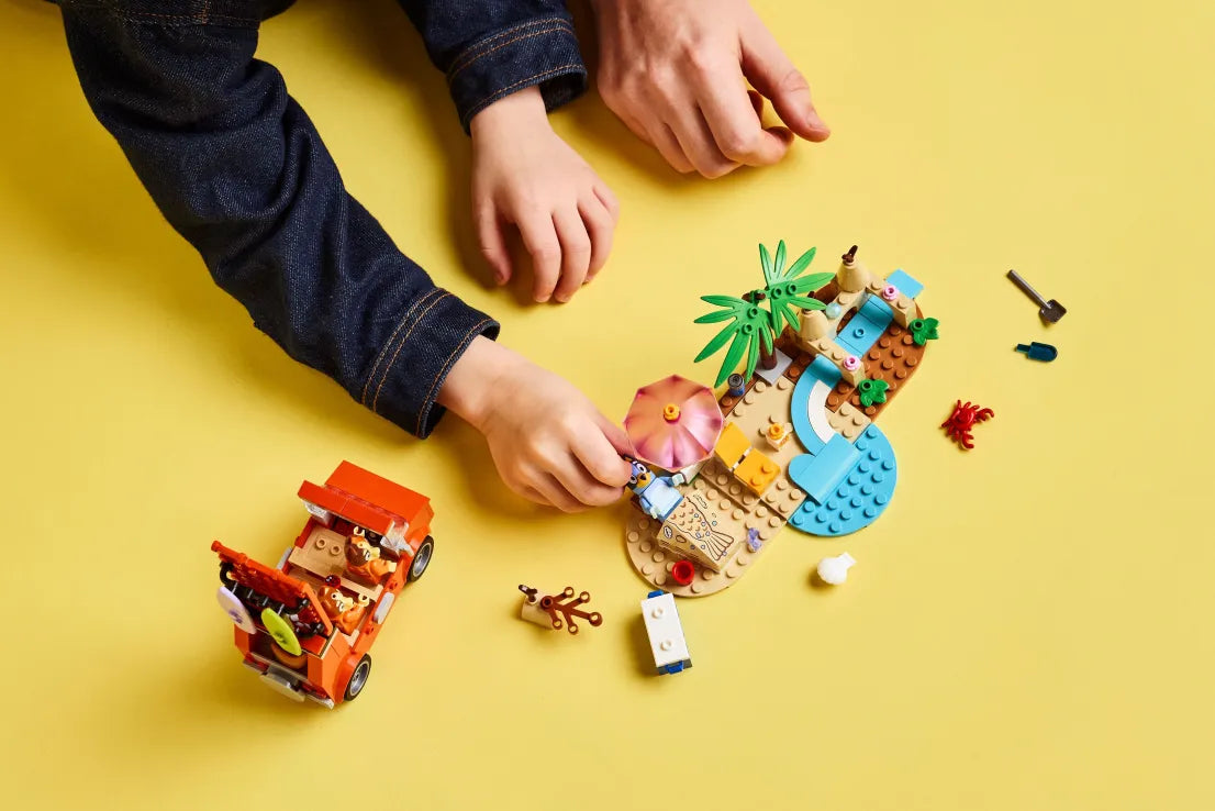 LEGO Bluey's Beach & Family Car Trip (11202)