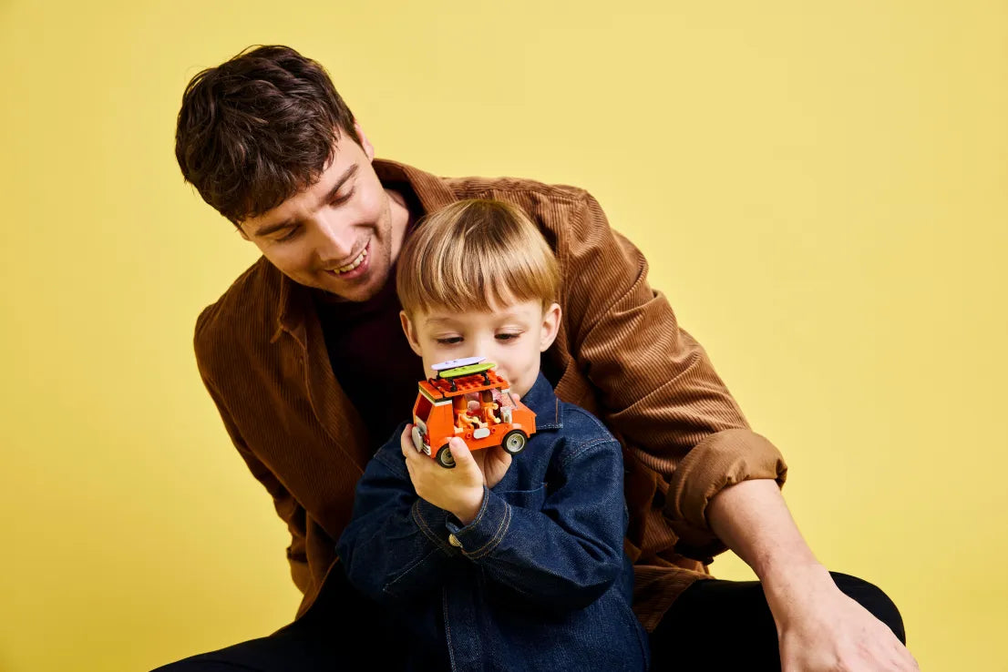 LEGO Bluey's Beach & Family Car Trip (11202)