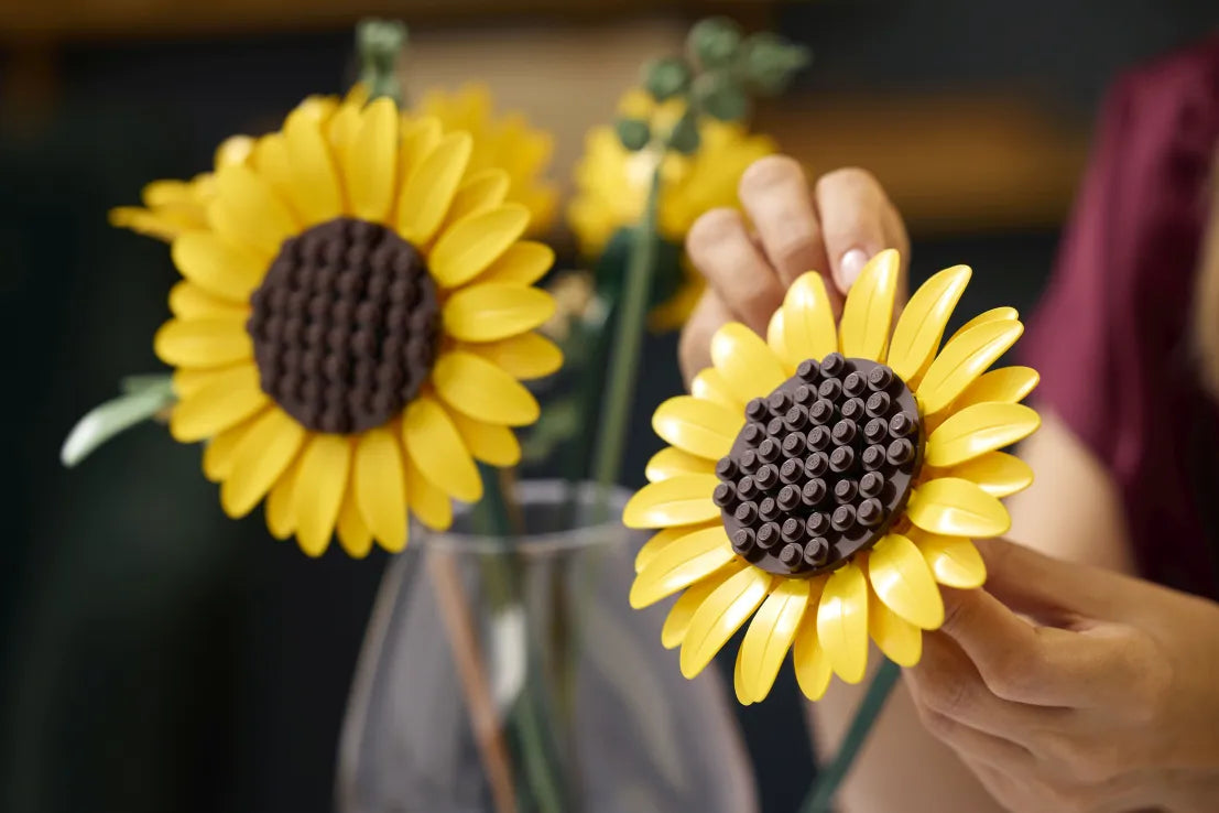 LEGO Botanicals Sunflower Bouquet (11502) - Fun Planet