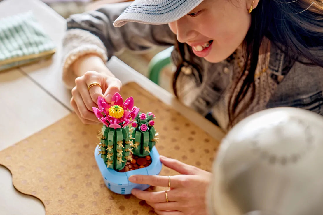 LEGO Botanical Flowering Cactus (11509)