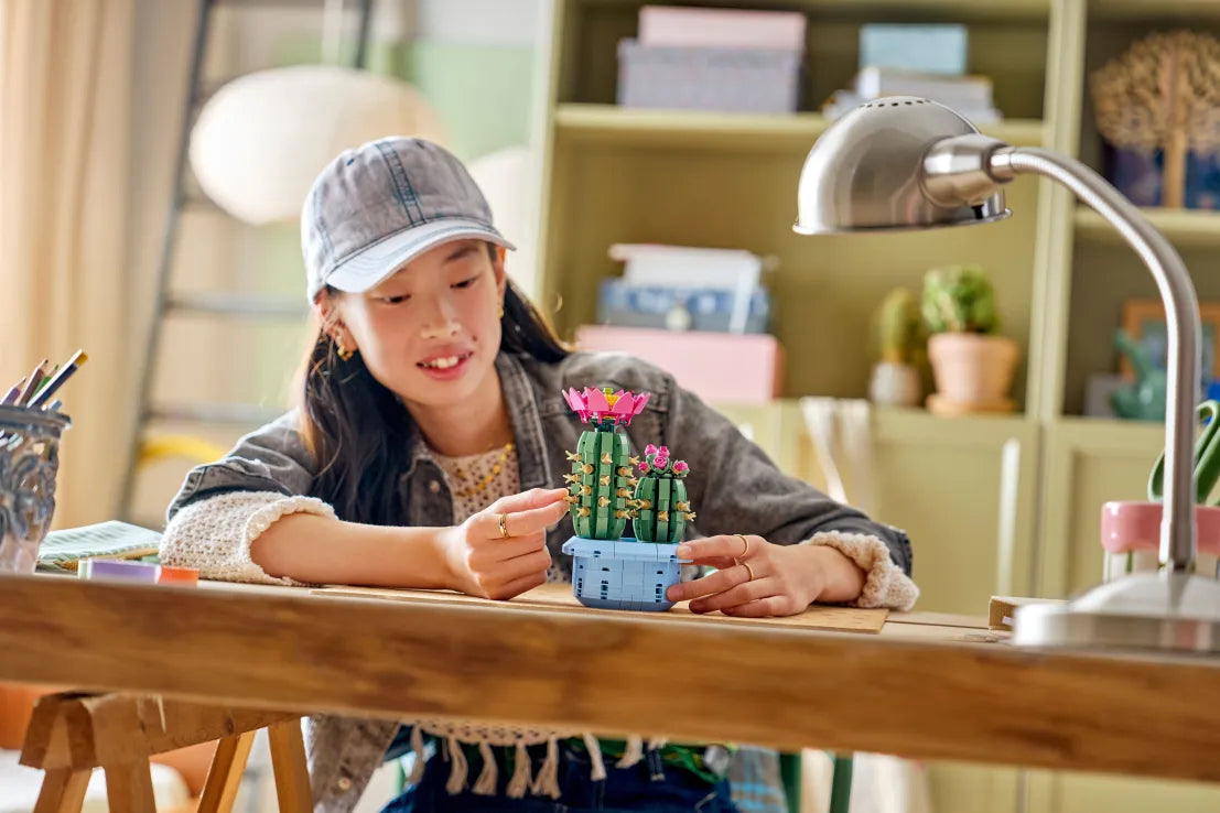 LEGO Botanical Flowering Cactus (11509)