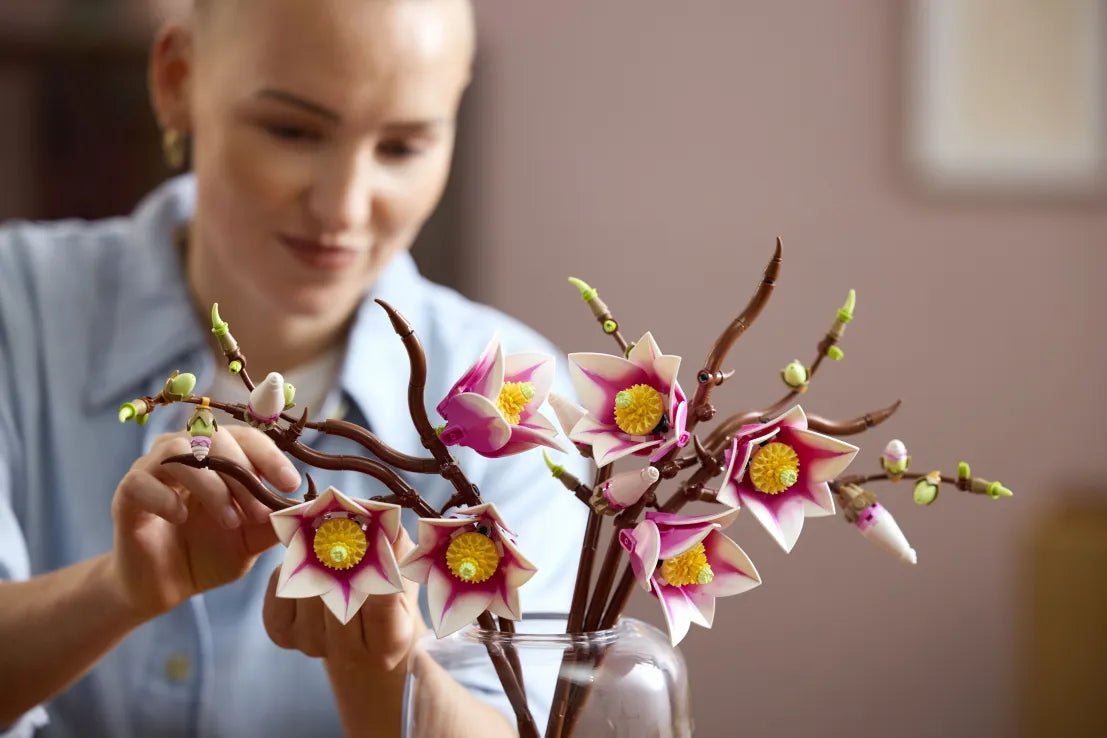 LEGO Botanicals Magnolia Branches (11510) - Fun Planet