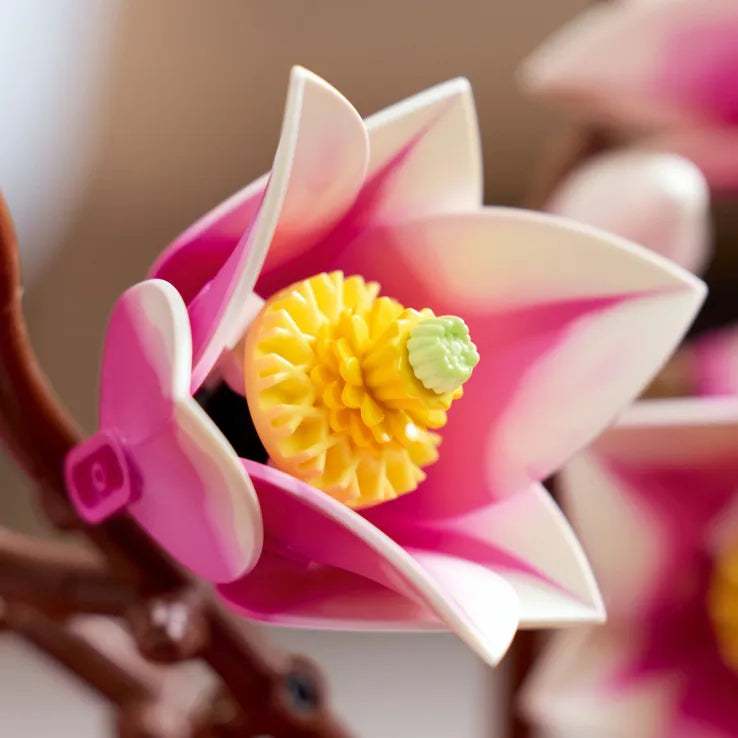 LEGO Botanicals Magnolia Branches (11510) - Fun Planet