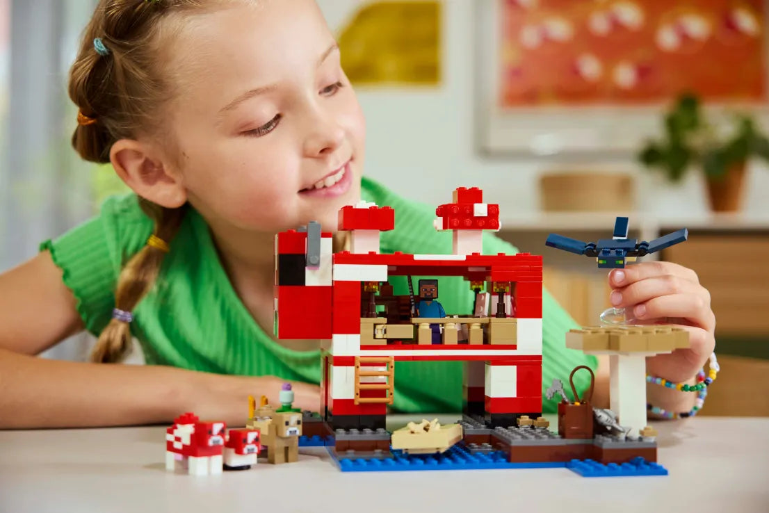LEGO Minecraft The Mooshroom House (21270) - Fun Planet