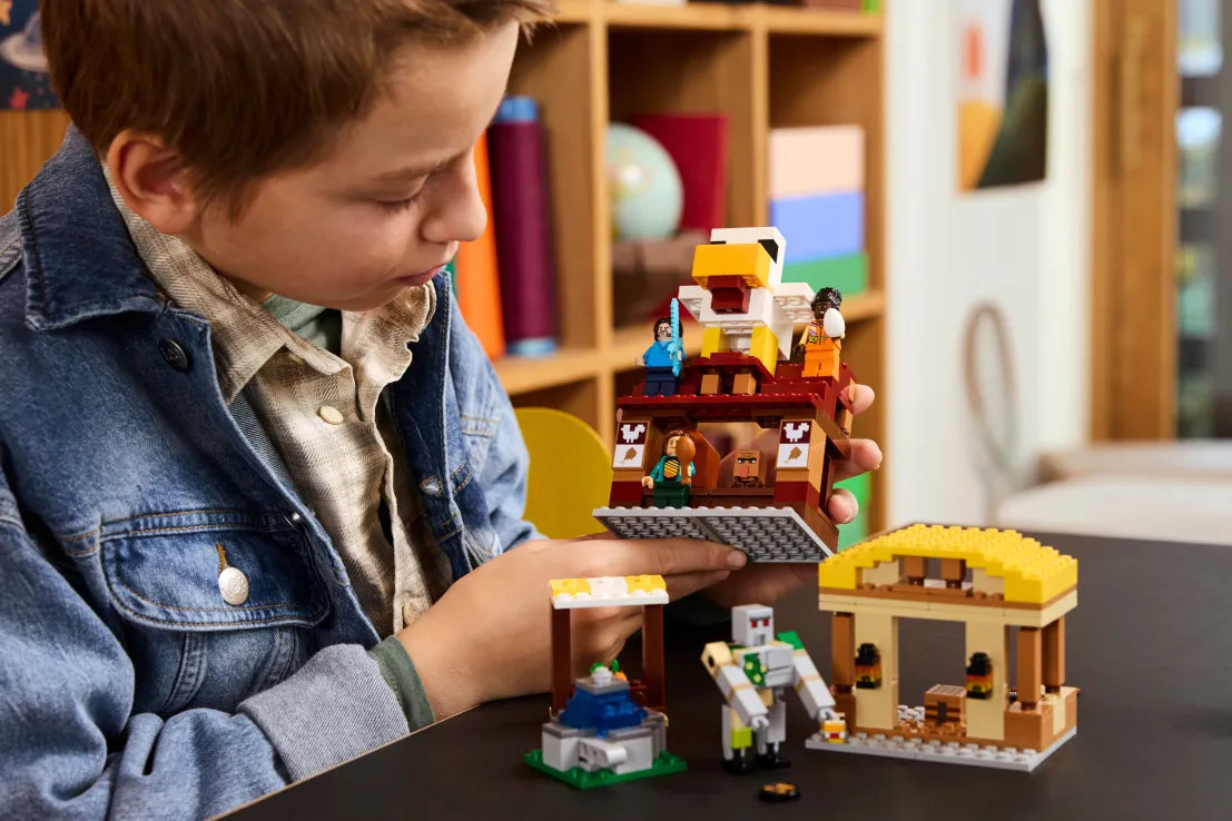 LEGO Minecraft The Ghast Balloon Village Attack (21273) - Fun Planet