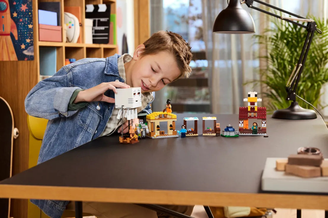 LEGO Minecraft The Ghast Balloon Village Attack (21273) - Fun Planet