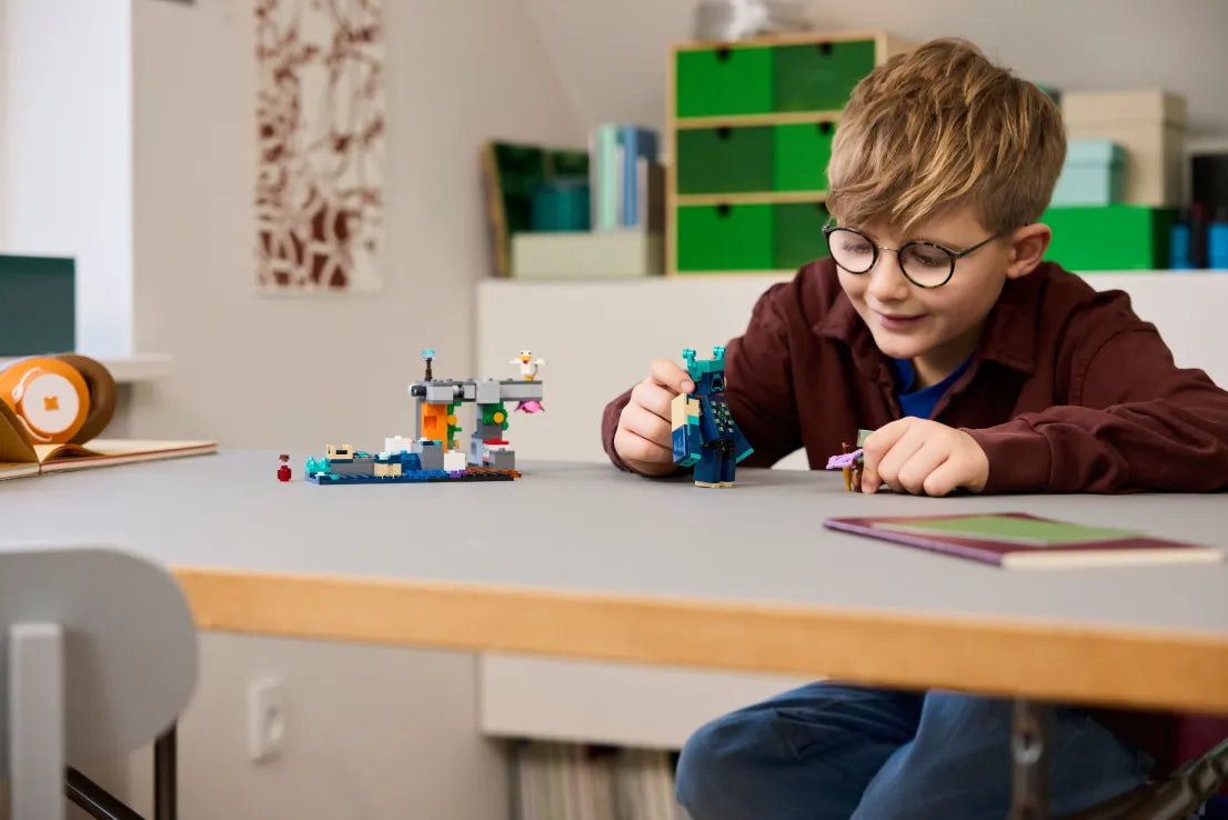 LEGO Minecraft The Warden Encounter (21274) - Fun Planet