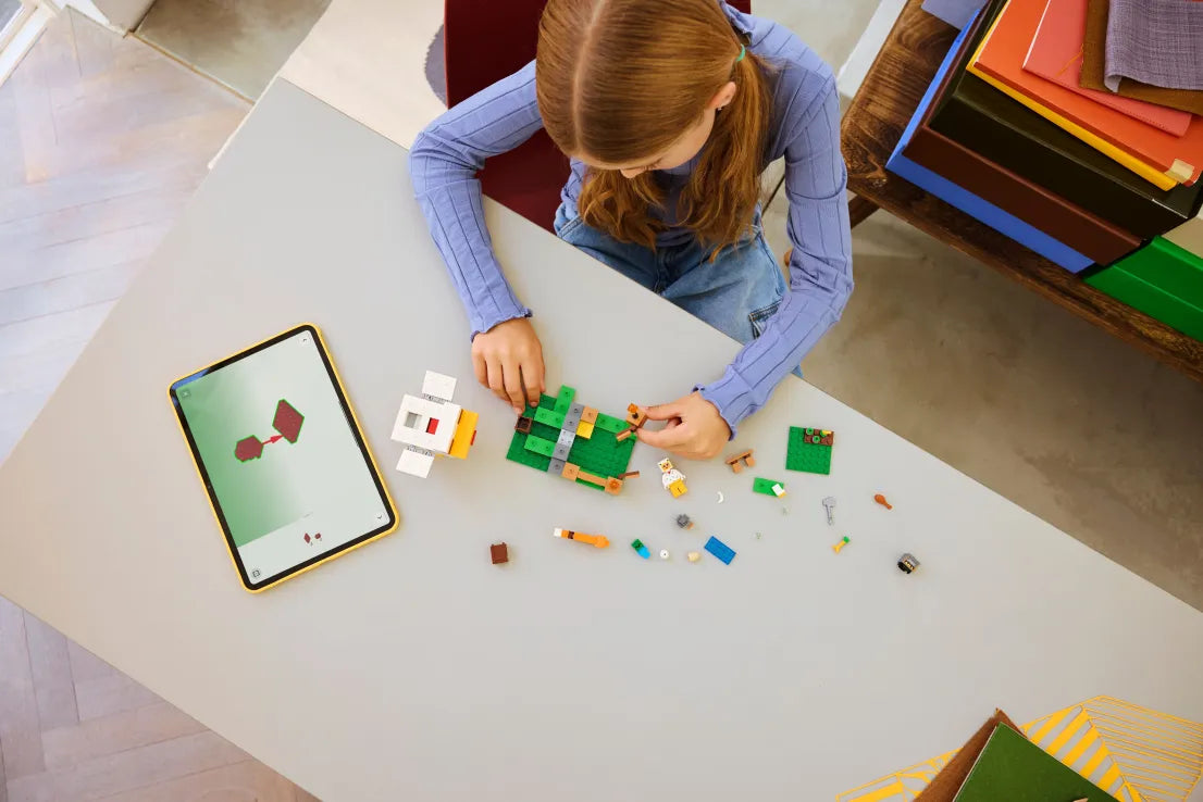 LEGO Minecraft Chicken Farm (21585)