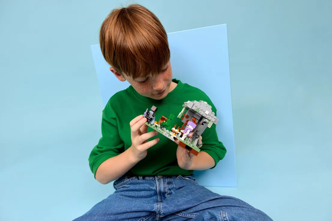 LEGO Minecraft The Pale Garden (21586)