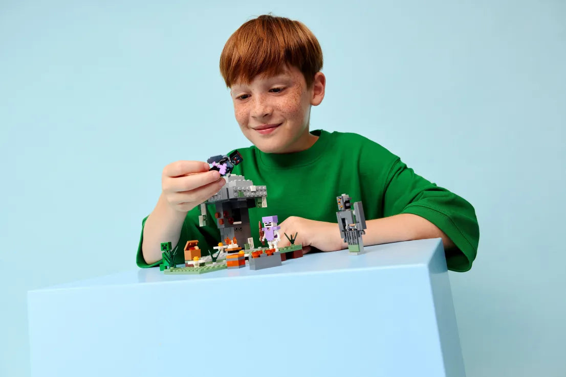 LEGO Minecraft The Pale Garden (21586)