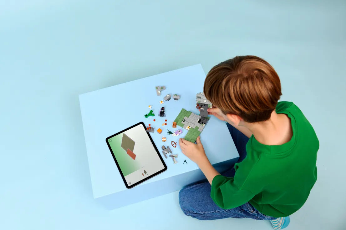 LEGO Minecraft The Pale Garden (21586)