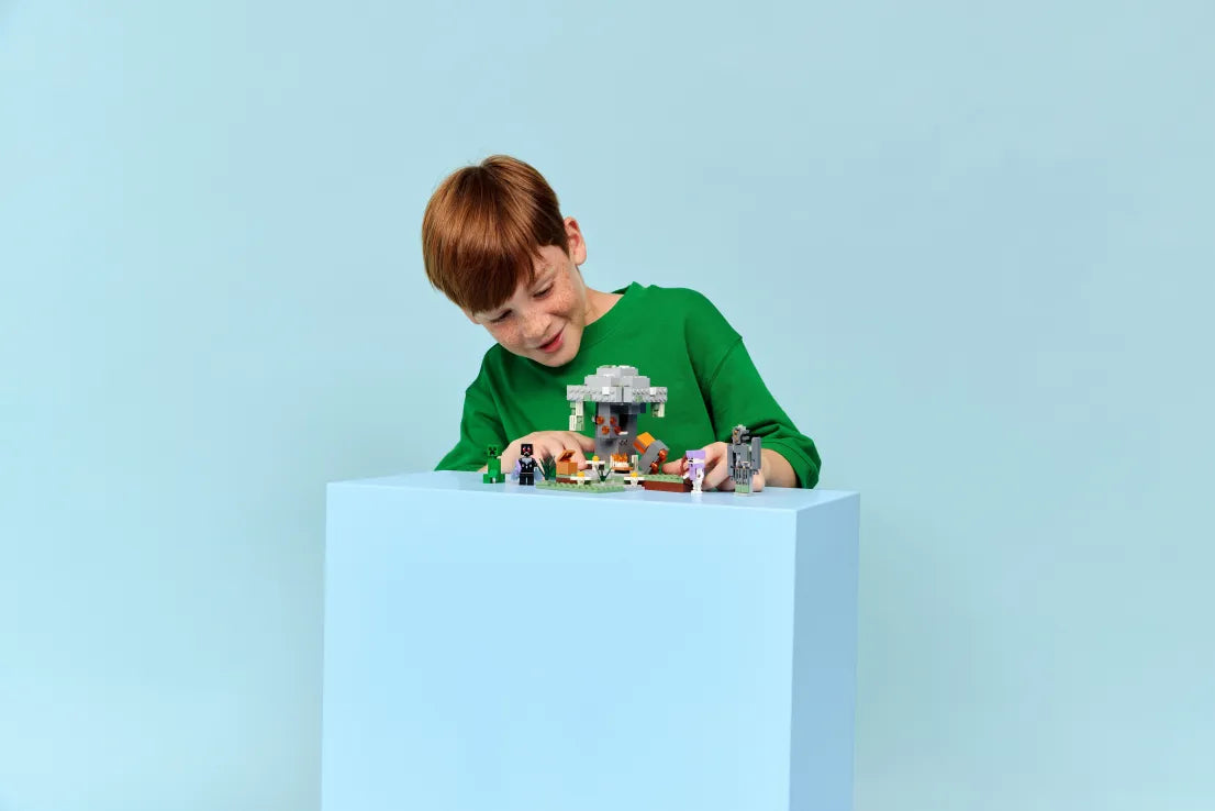 LEGO Minecraft The Pale Garden (21586)
