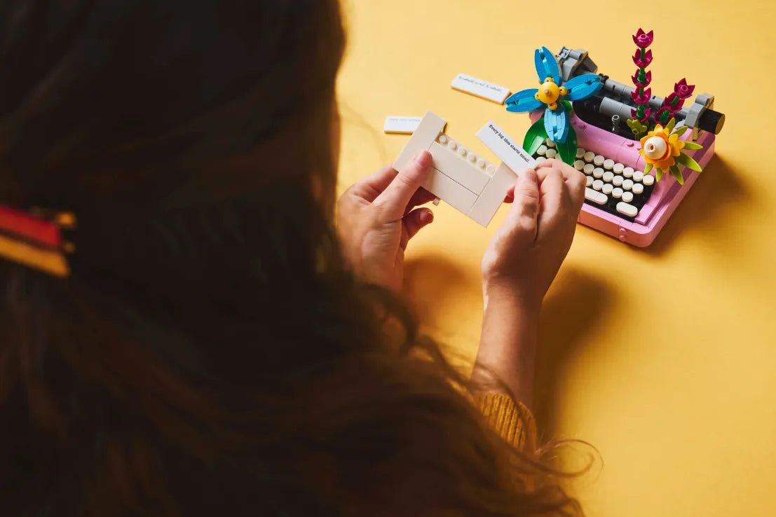 LEGO Creator 3in1 Typewriter With Flowers (31169) - Fun Planet