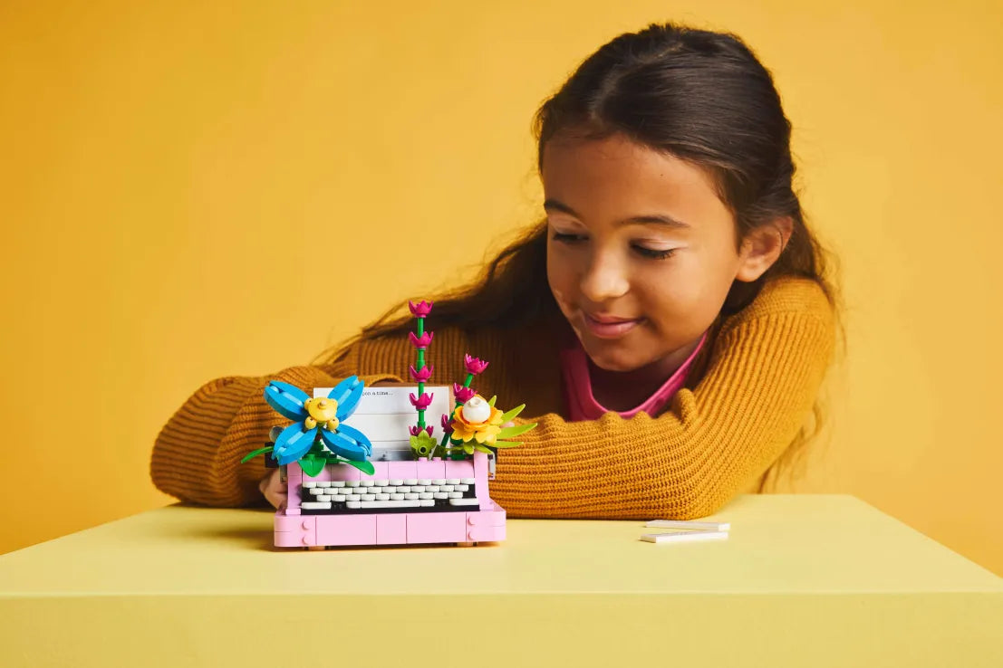 LEGO Creator 3in1 Typewriter With Flowers (31169) - Fun Planet