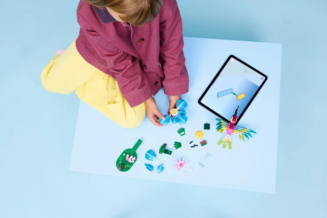 LEGO Creator 3in1 Wild Animals Colorful Hummingbird (31384)