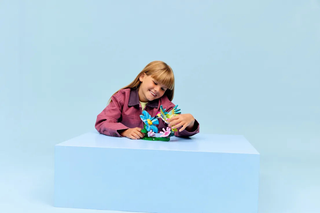 LEGO Creator 3in1 Wild Animals Colorful Hummingbird (31384)