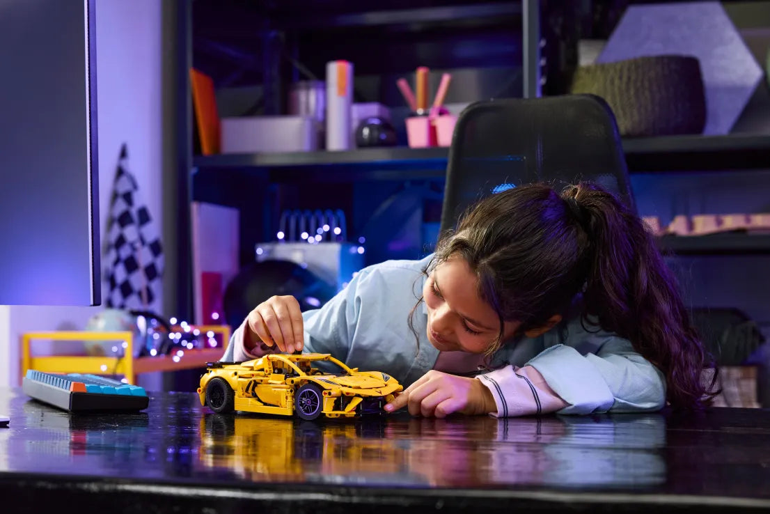 LEGO Technic Chevrolet Corvette Stingray (42205) - Fun Planet