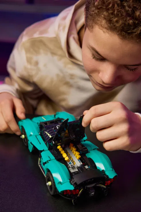 LEGO Technic Aston Martin Valkyrie (42208) - Fun Planet