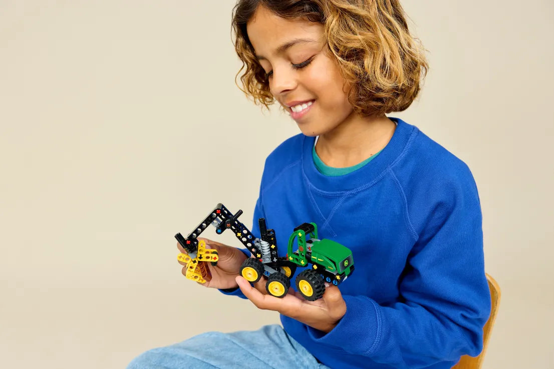 LEGO Technic John Deere 1470H Wheeled Harvester (42218) - Fun Planet