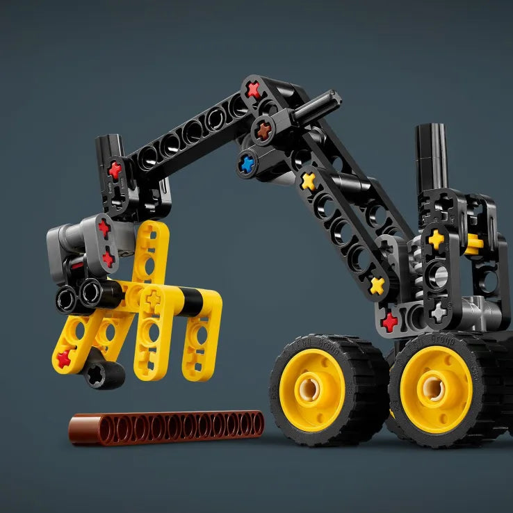 LEGO Technic John Deere 1470H Wheeled Harvester (42218) - Fun Planet