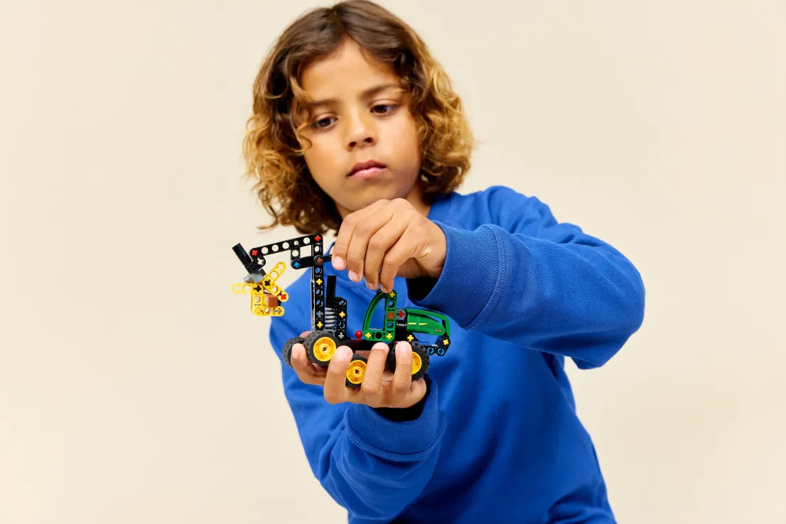 LEGO Technic John Deere 1470H Wheeled Harvester (42218) - Fun Planet