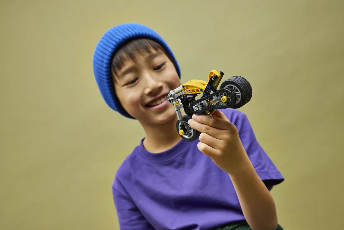 LEGO Technic Yellow Motorcycle (42225) - Fun Planet