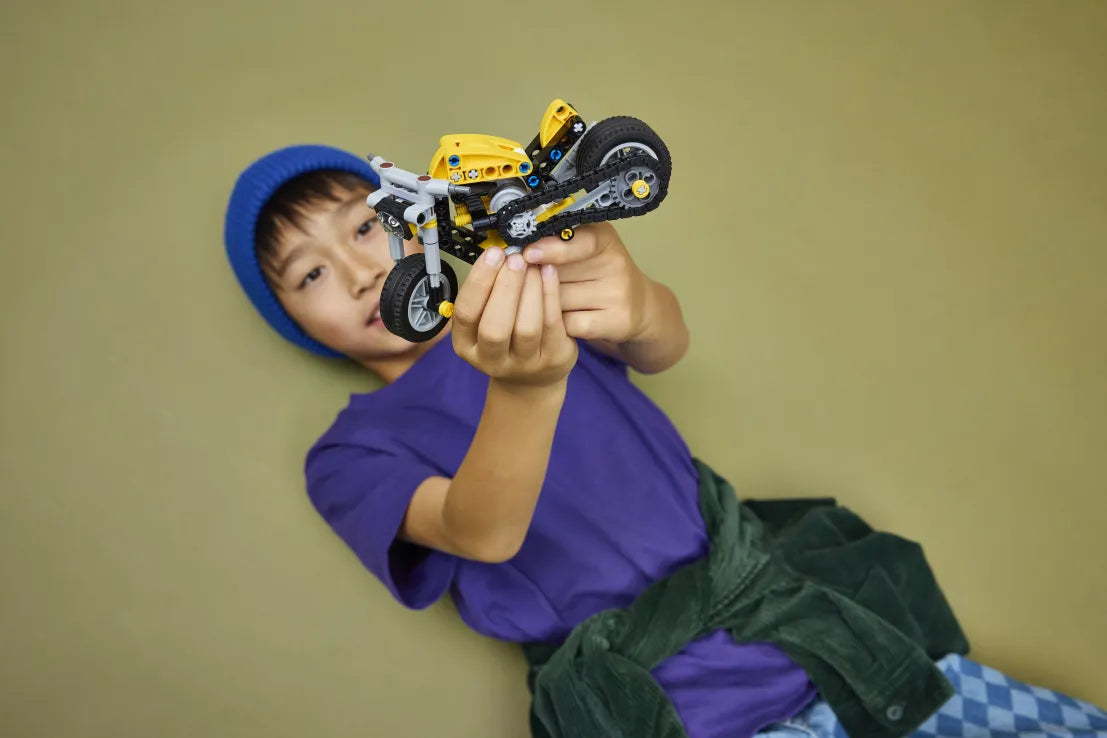 LEGO Technic Yellow Motorcycle (42225) - Fun Planet