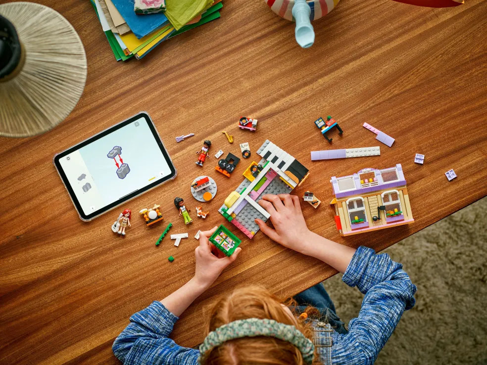 LEGO Friends Music Store & Apartment (42653)