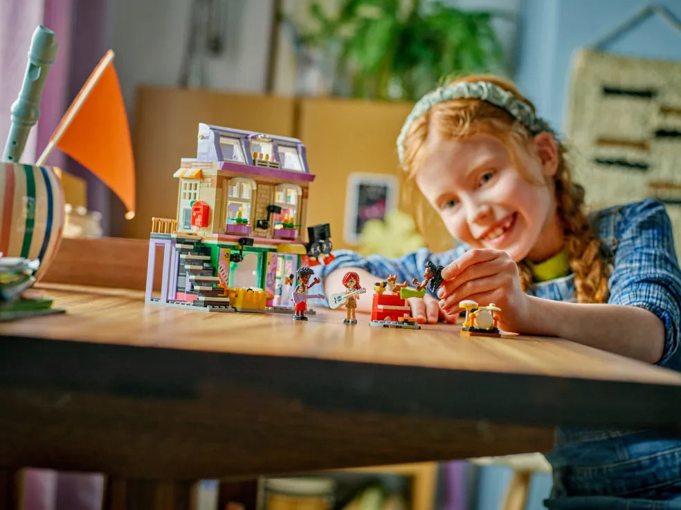 LEGO Friends Music Store & Apartment (42653)