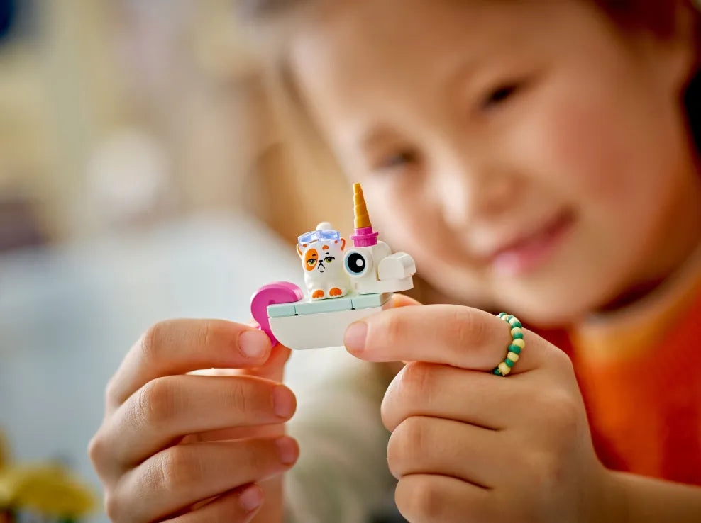 LEGO Friends Unicorn & Flamingo Pool Party (42658) - Fun Planet