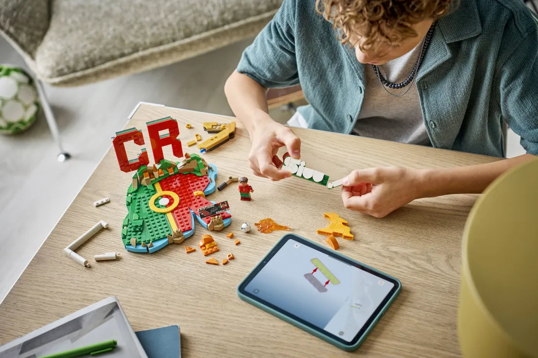 LEGO® Editions Cristiano Ronaldo-Soccer Highlights (43012)