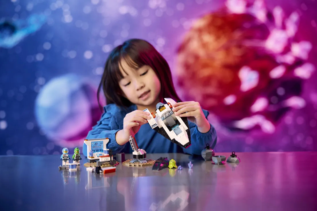 LEGO City Spaceship and Asteroid Discovery (60429) - Fun Planet