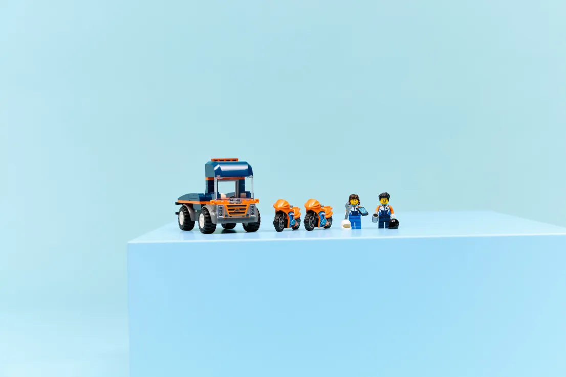 LEGO City Motorcycle Transpoter (60491) - Fun Planet