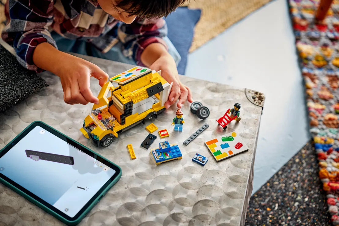 LEGO City The Lego Van (60500)