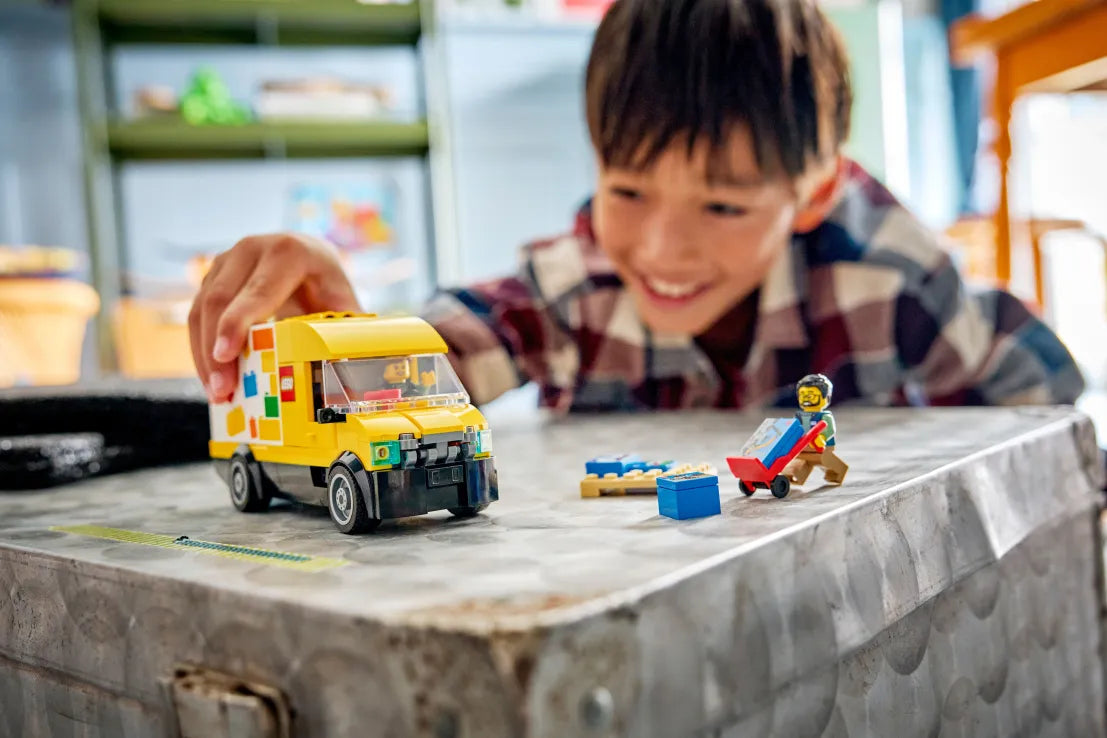 LEGO City The Lego Van (60500)