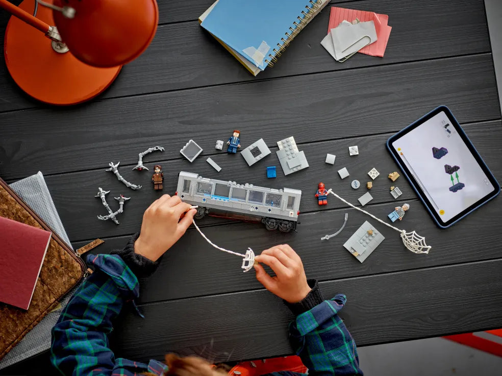 LEGO Super Heroes Spider-Man vs. Doc Ock Subway Train Scene (76321)