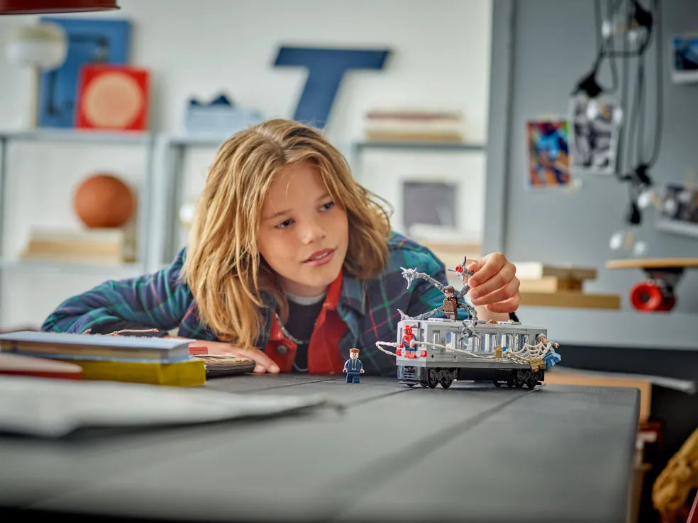 LEGO Super Heroes Spider-Man vs. Doc Ock Subway Train Scene (76321)