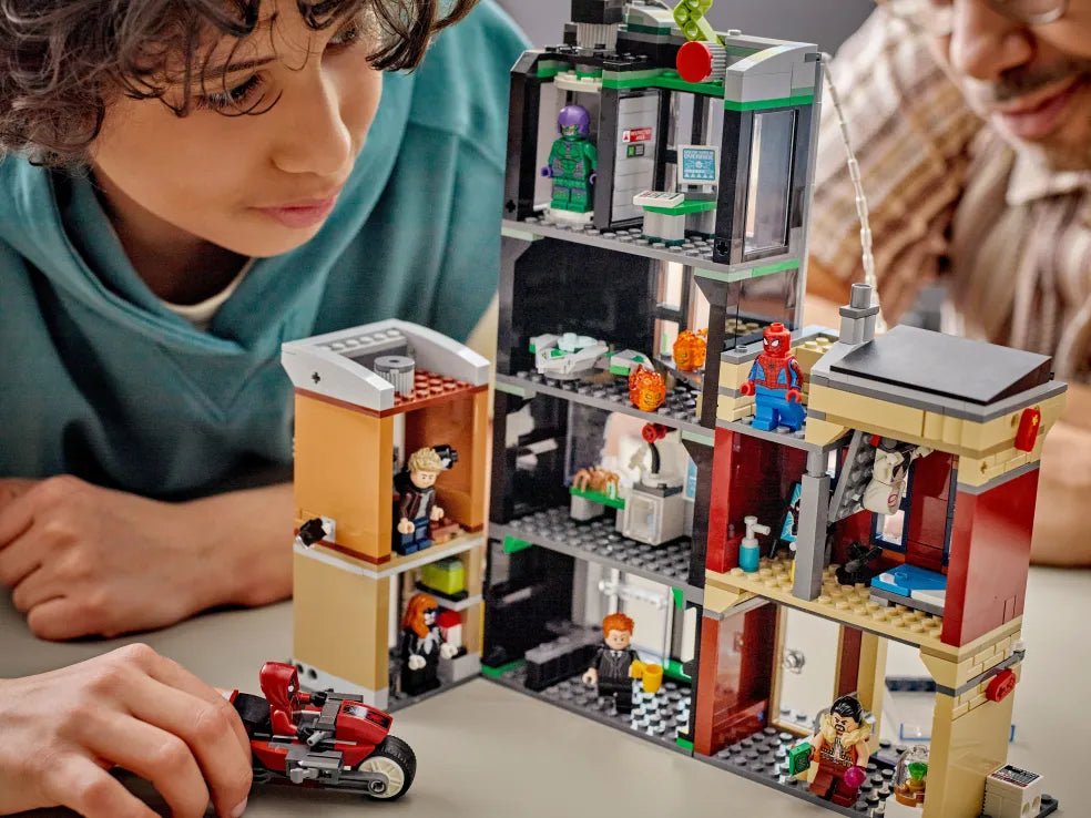 LEGO Super Heroes Marvel Spider-Man vs. Oscorp (76324)