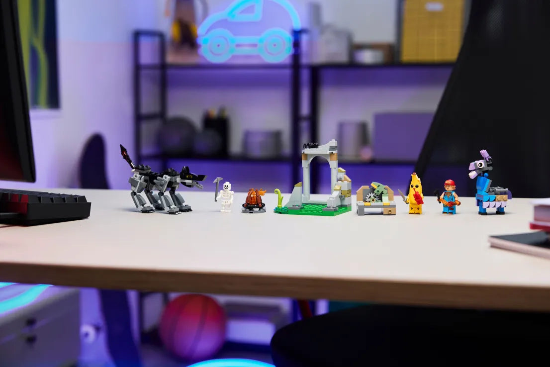 LEGO Fornite Peely & Sparkplug's Camp (77075) - Fun Planet