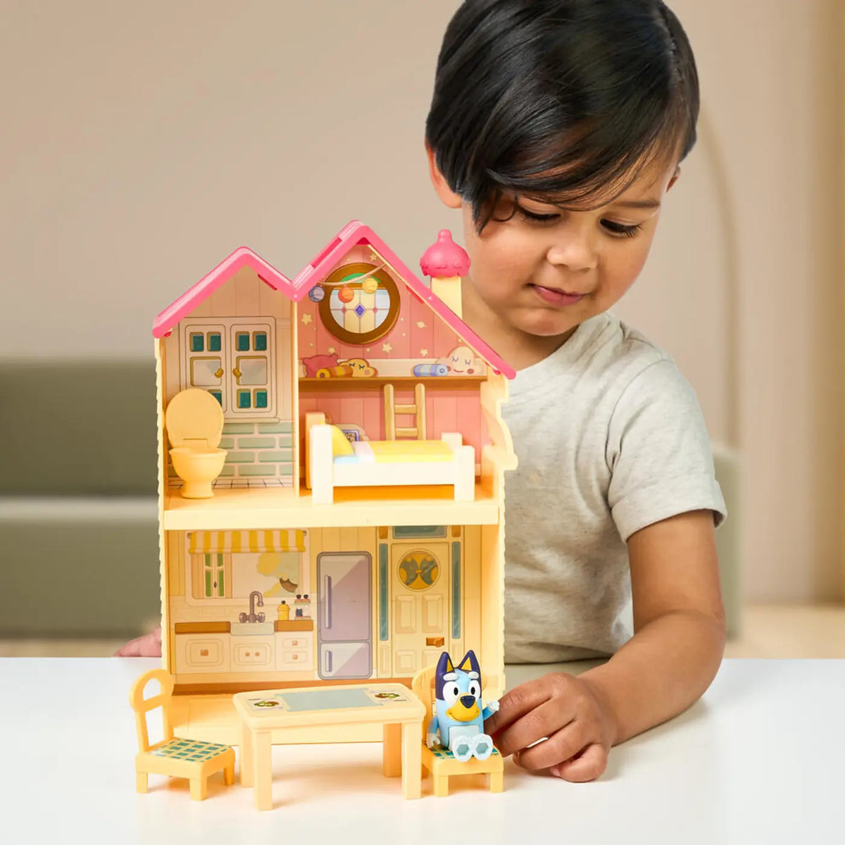 Bluey House Play Set with Bluey Figure (BLY04010)