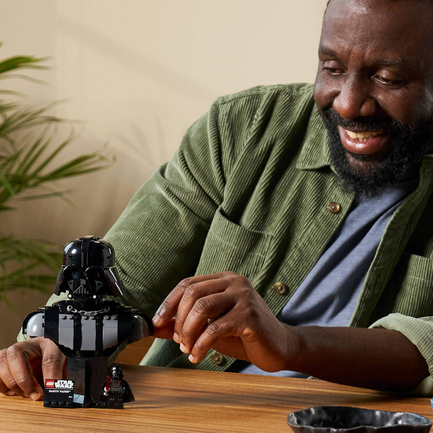 LEGO Star Wars Darth Vader™ Bust (75439) - Fun Planet