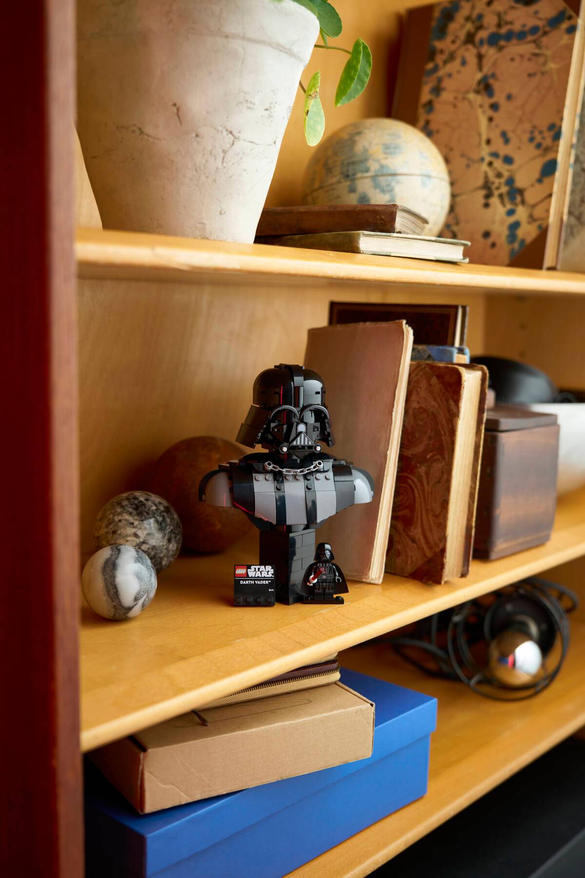 LEGO Star Wars Darth Vader™ Bust (75439) - Fun Planet