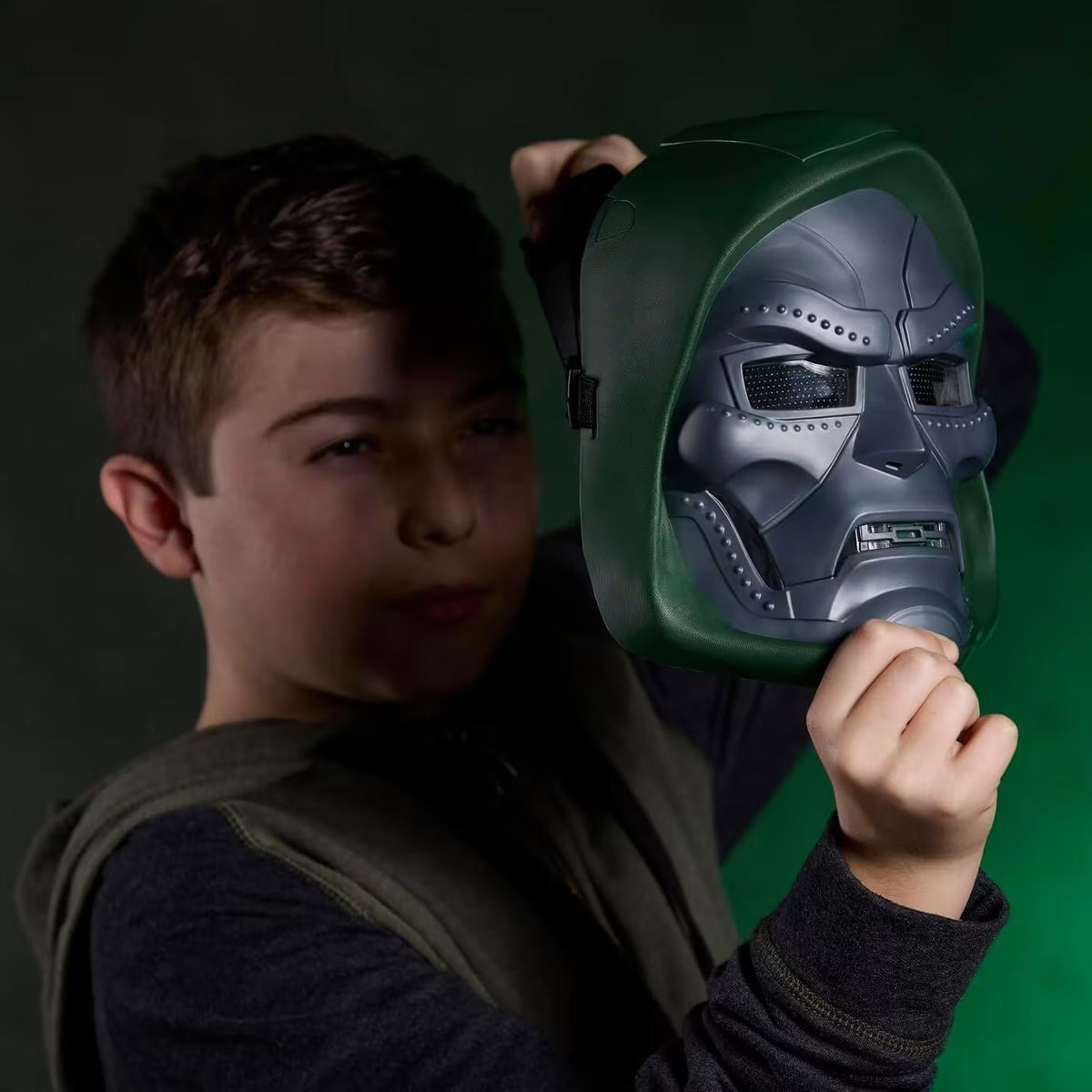 Marvel Avengers Doomsday Doctor Doom Power Surge FX Mask (G2658)