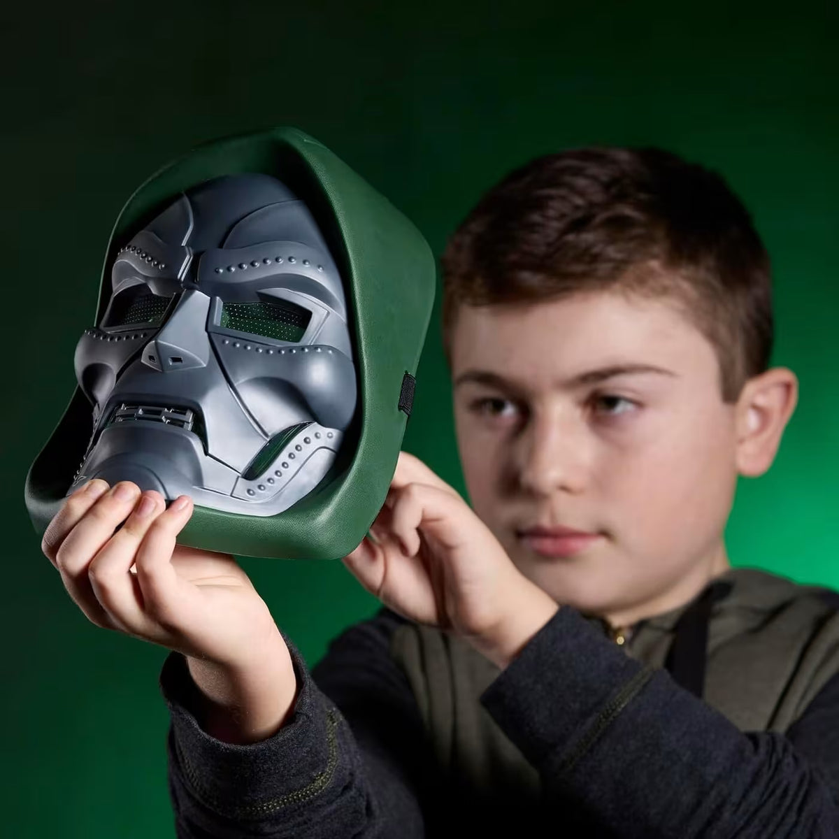 Marvel Avengers Doomsday Doctor Doom Power Surge FX Mask (G2658)